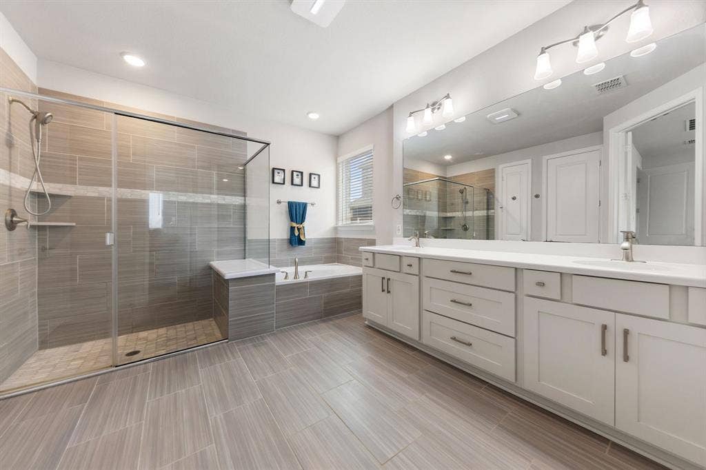 1090 Rosecrush Drive, Haslet, TX 76052 1090 Rosecrush Drive, Haslet, TX 76052