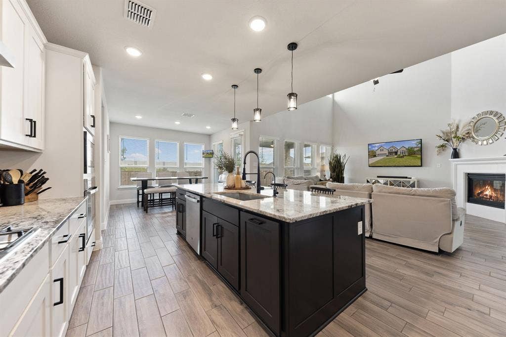 1090 Rosecrush Drive, Haslet, TX 76052 1090 Rosecrush Drive, Haslet, TX 76052