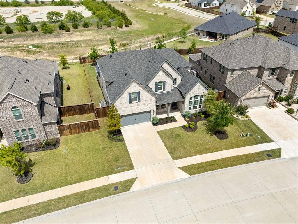 1090 Rosecrush Drive, Haslet, TX 76052 1090 Rosecrush Drive, Haslet, TX 76052