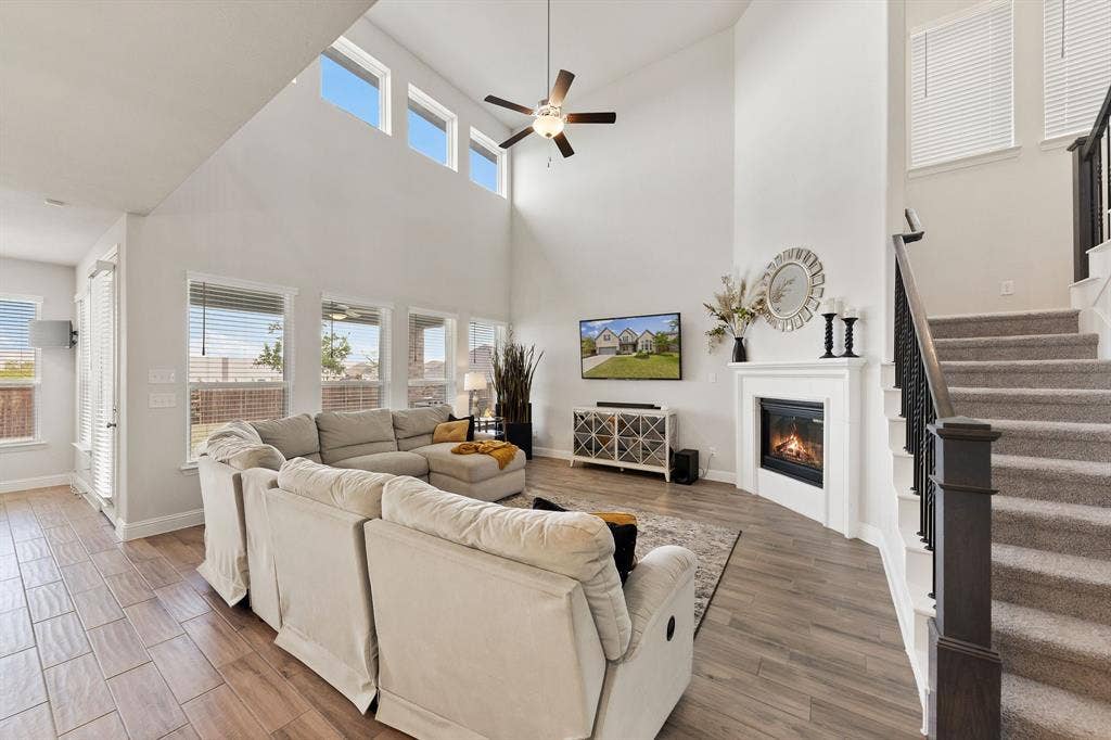 1090 Rosecrush Drive, Haslet, TX 76052 1090 Rosecrush Drive, Haslet, TX 76052