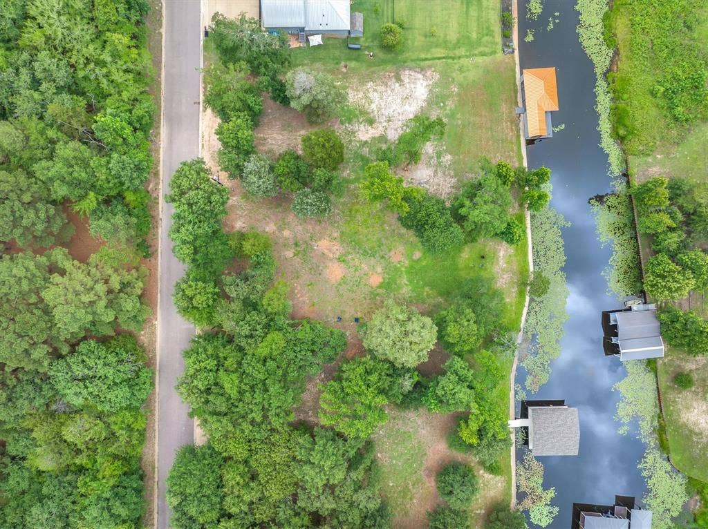 5271 Bayshore Drive, Athens, TX 75752 5271 Bayshore Drive, Athens, TX 75752