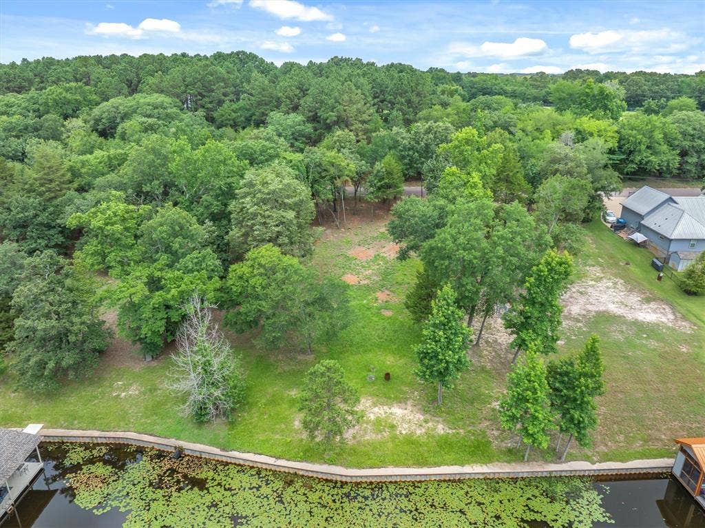 5271 Bayshore Drive, Athens, TX 75752 5271 Bayshore Drive, Athens, TX 75752