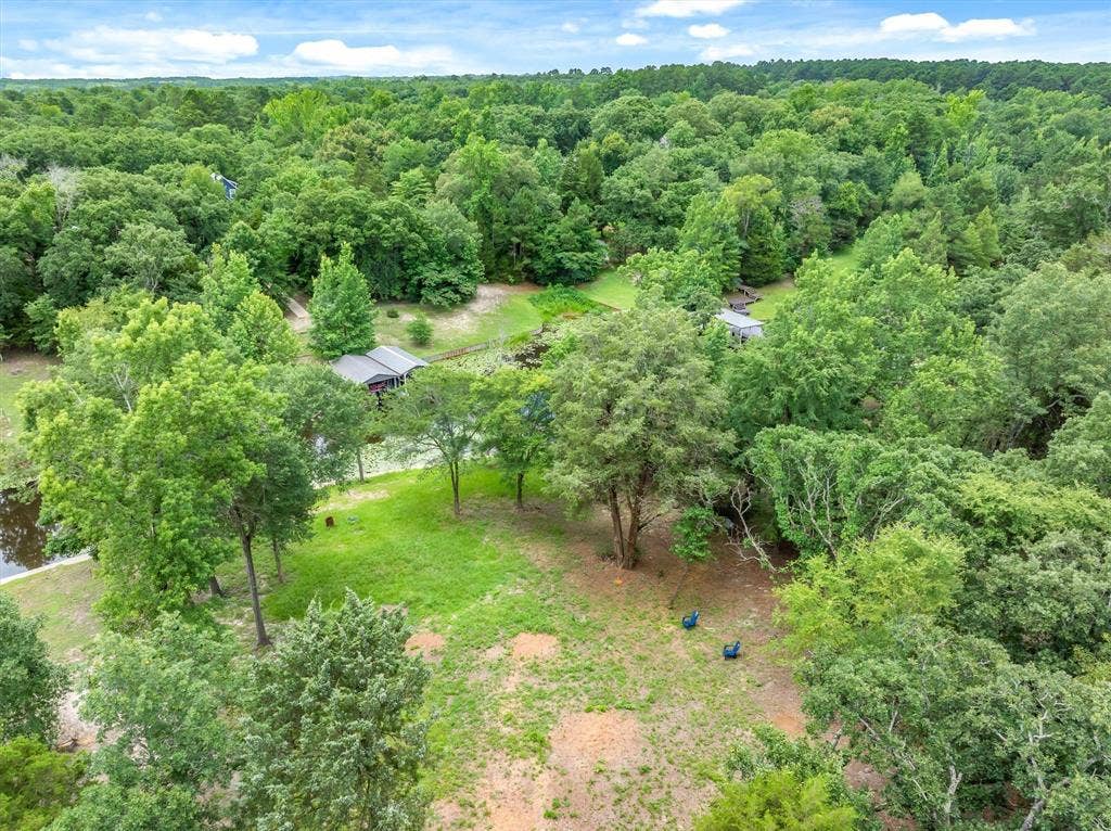 5271 Bayshore Drive, Athens, TX 75752 5271 Bayshore Drive, Athens, TX 75752