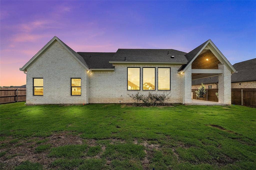 1317 Tahonta Drive, Hewitt, TX 76643 1317 Tahonta Drive, Hewitt, TX 76643
