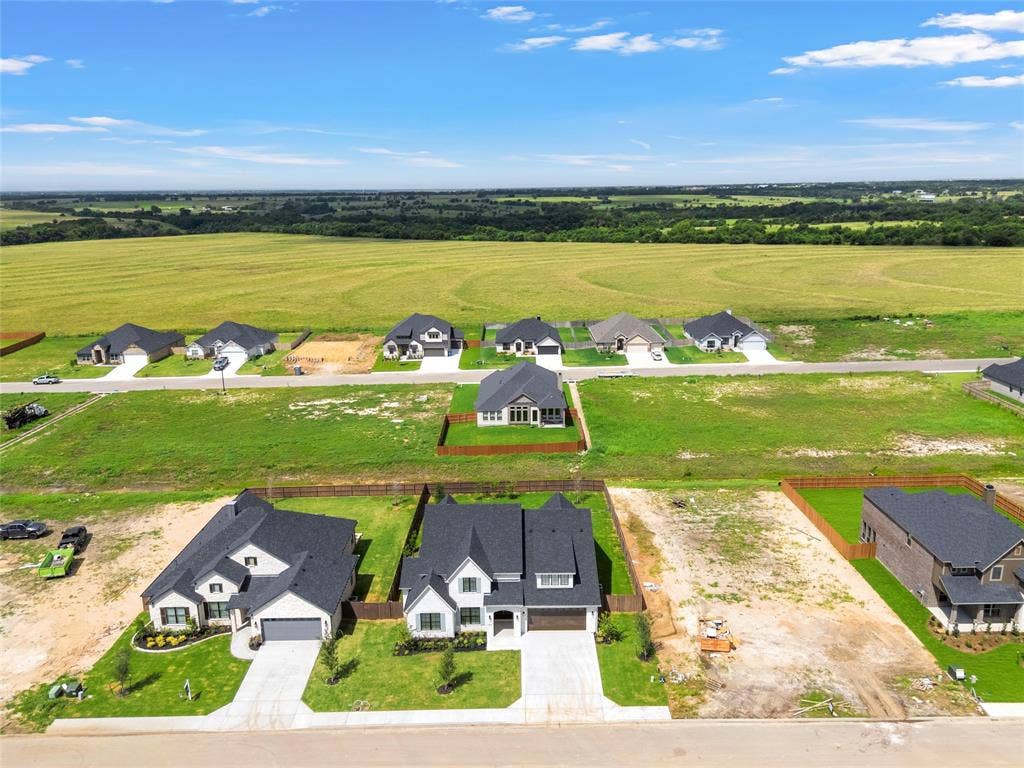 1317 Tahonta Drive, Hewitt, TX 76643 1317 Tahonta Drive, Hewitt, TX 76643