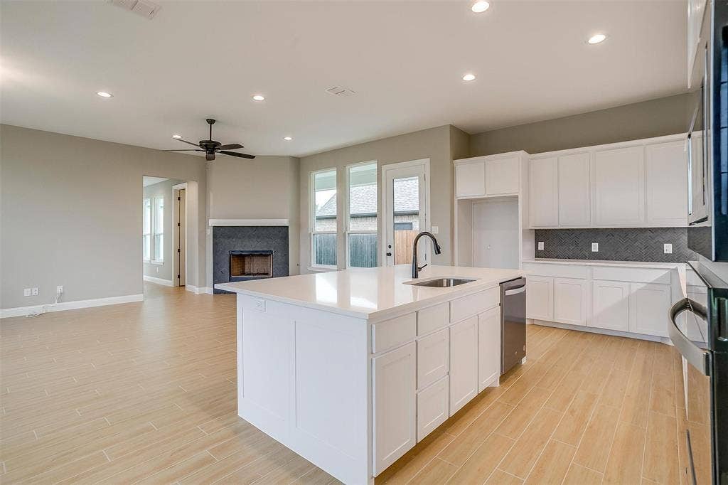 991 Hulen, Crowley, TX 76036 991 Hulen, Crowley, TX 76036