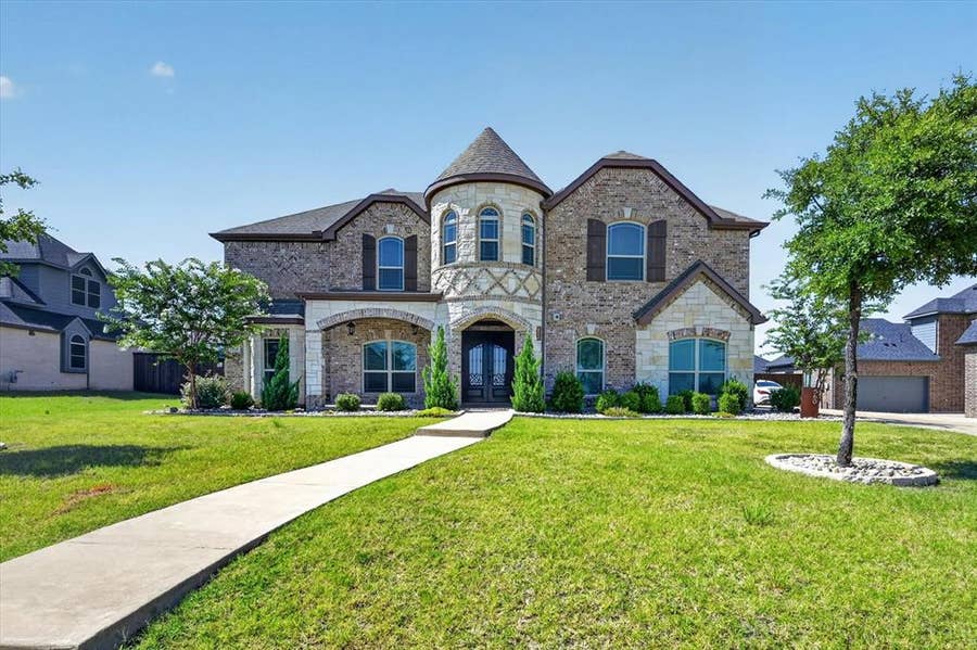 Property photo for 560 Featherstone Lane, Prosper, TX