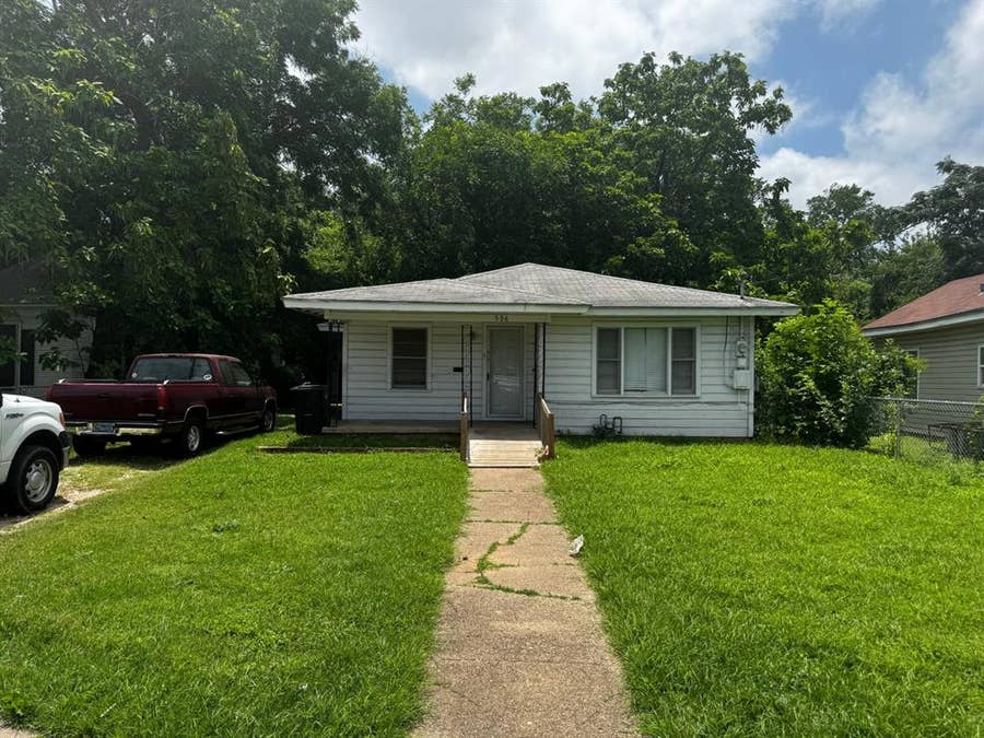 Property photo for 906 Clifton Street, Waco, TX