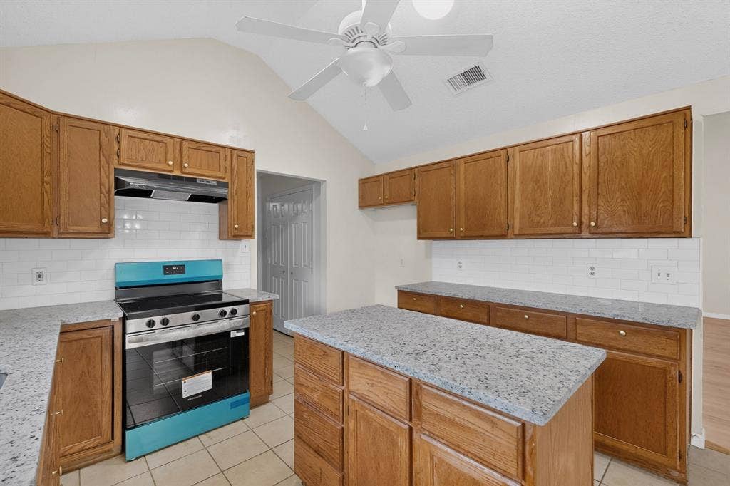 945 Mcgehee Avenue, Cedar Hill, TX 75104 945 Mcgehee Avenue, Cedar Hill, TX 75104