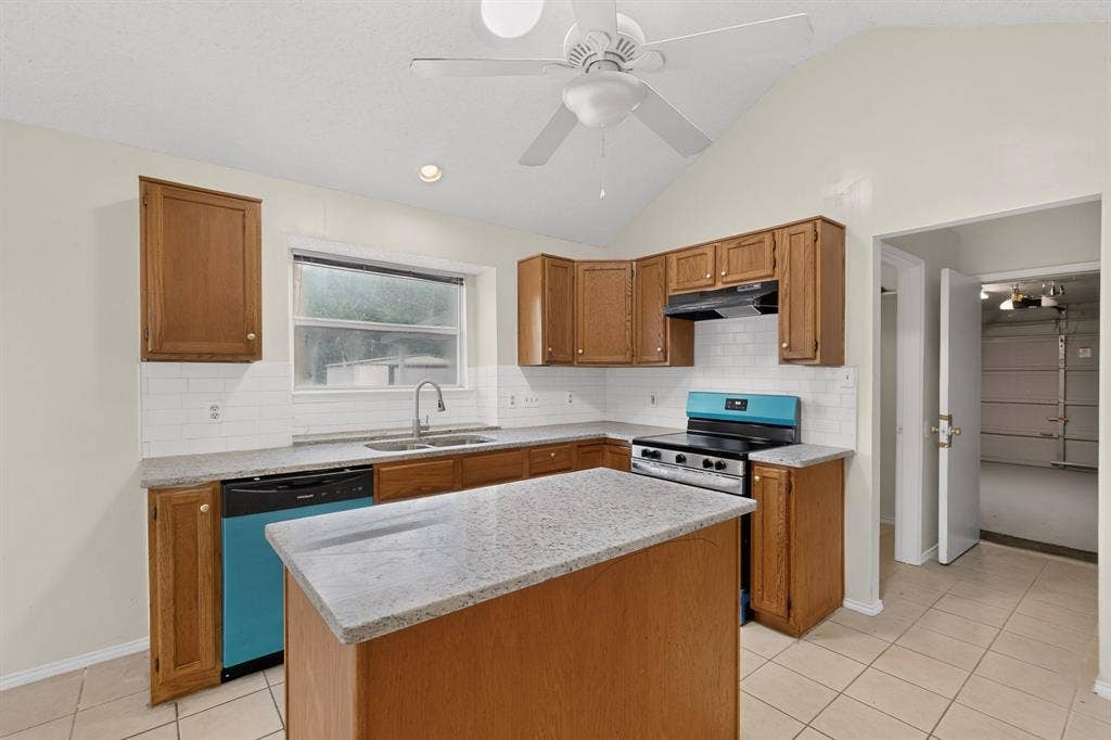 945 Mcgehee Avenue, Cedar Hill, TX 75104 945 Mcgehee Avenue, Cedar Hill, TX 75104