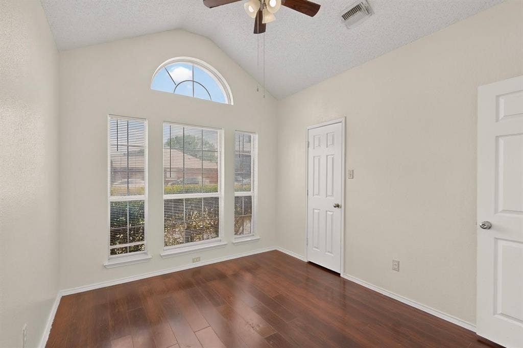945 Mcgehee Avenue, Cedar Hill, TX 75104 945 Mcgehee Avenue, Cedar Hill, TX 75104