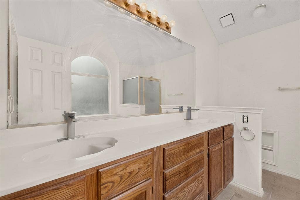 945 Mcgehee Avenue, Cedar Hill, TX 75104 945 Mcgehee Avenue, Cedar Hill, TX 75104