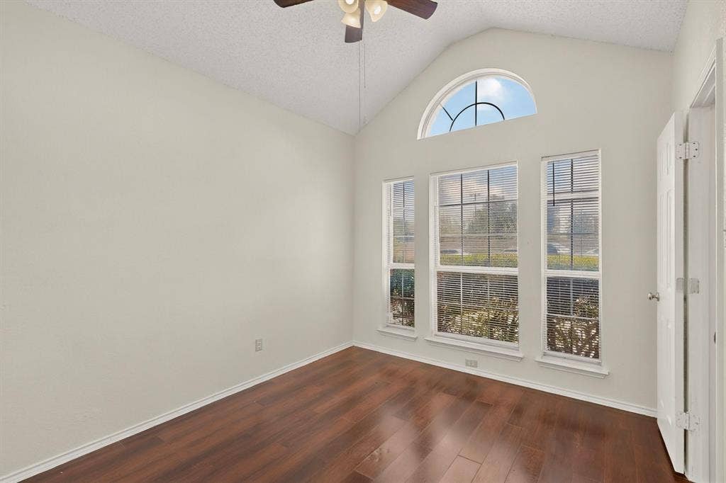 945 Mcgehee Avenue, Cedar Hill, TX 75104 945 Mcgehee Avenue, Cedar Hill, TX 75104