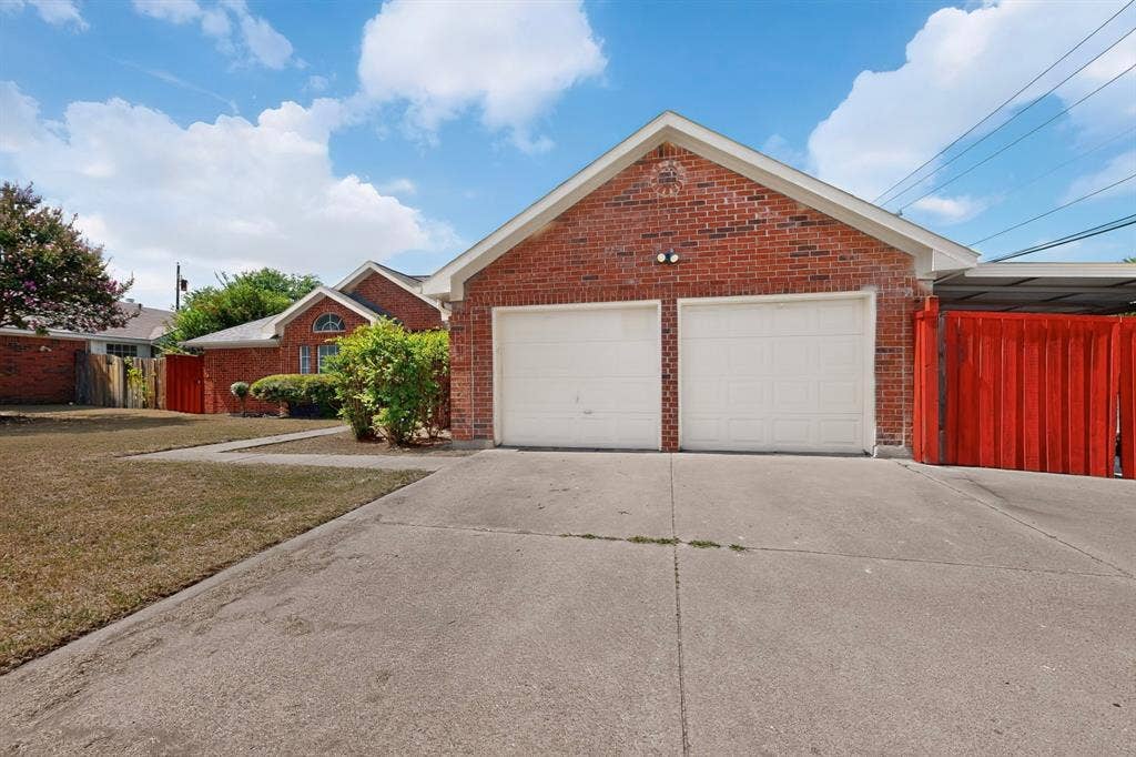 945 Mcgehee Avenue, Cedar Hill, TX 75104 945 Mcgehee Avenue, Cedar Hill, TX 75104