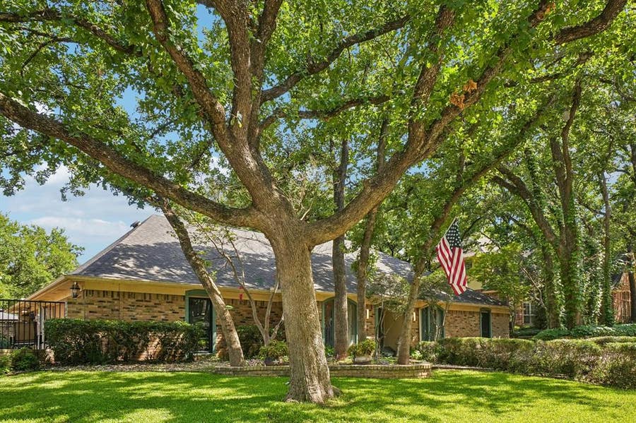 Property photo for 6102 Waterview Drive, Arlington, TX