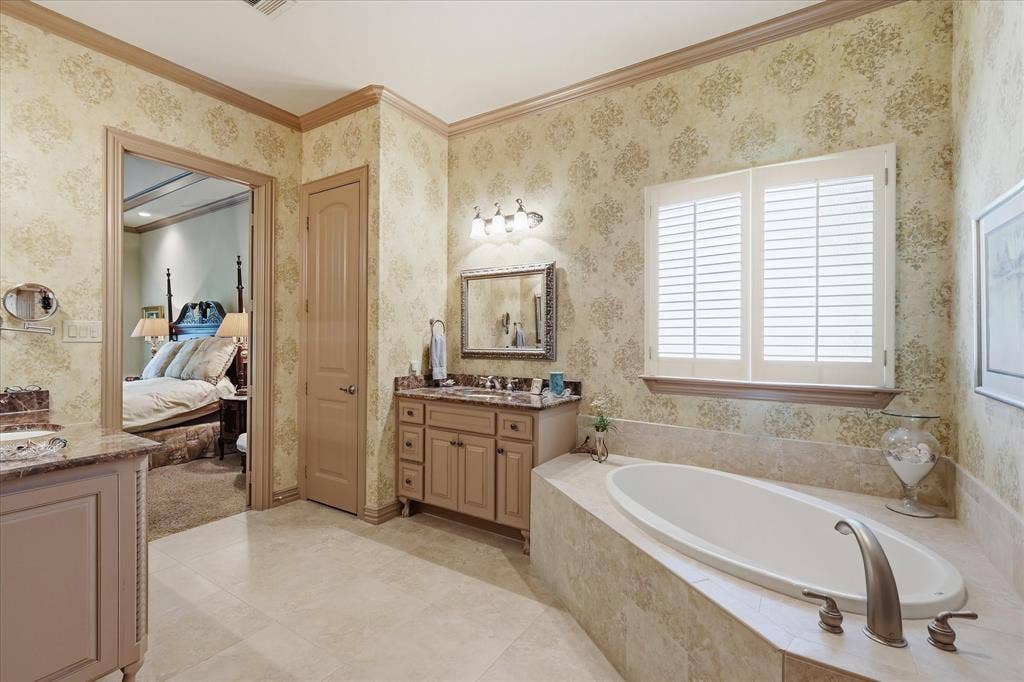 3403 W Hunter Bend Court, Mansfield, TX 76063 Primary Bath