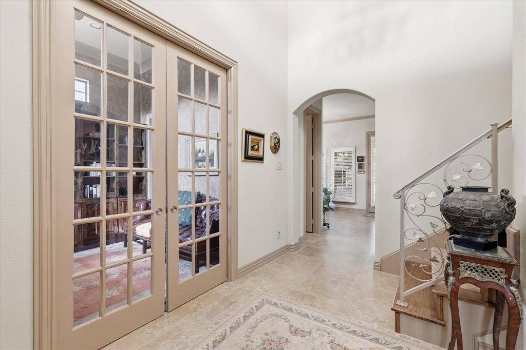 3403 W Hunter Bend Court, Mansfield, TX 76063 Foyer