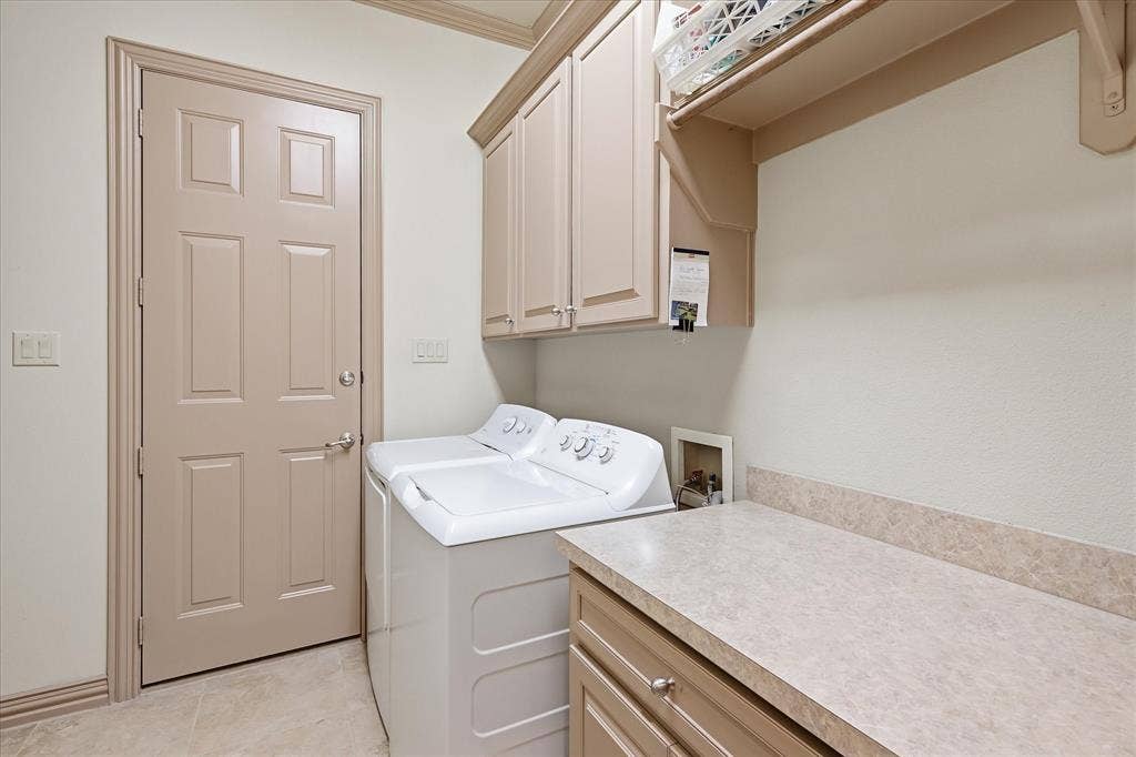 3403 W Hunter Bend Court, Mansfield, TX 76063 Laundry Room