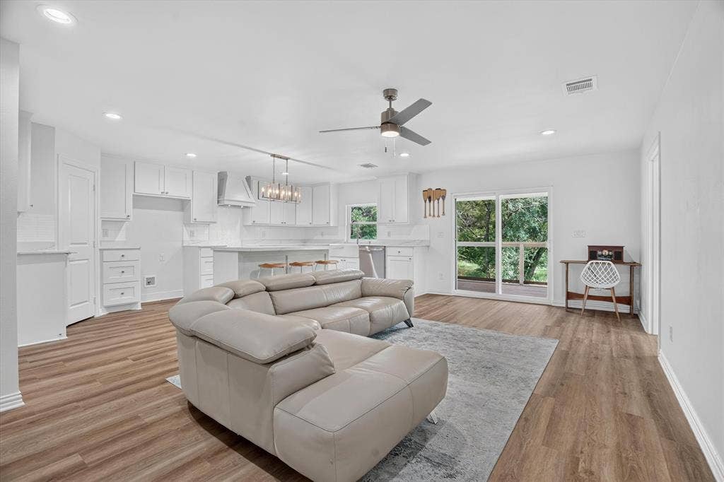 7007 Clarke Drive, Lake Worth, TX 76135 7007 Clarke Drive, Lake Worth, TX 76135