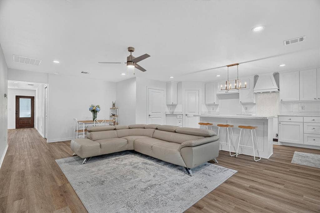 7007 Clarke Drive, Lake Worth, TX 76135 7007 Clarke Drive, Lake Worth, TX 76135