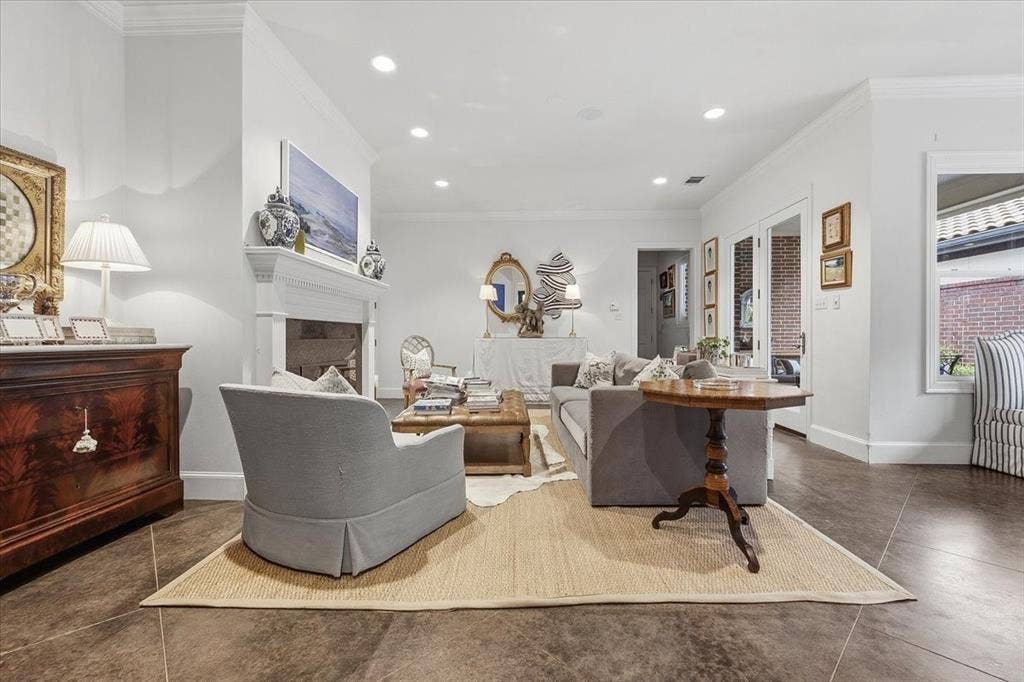 628 Deloache Street, Westworth Village, TX 76114 628 Deloache Street, Westworth Village, TX 76114