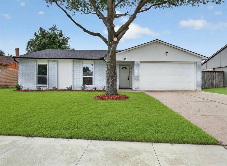 Property photo for 1109 Coffeyville Trail, Grand Prairie, TX
