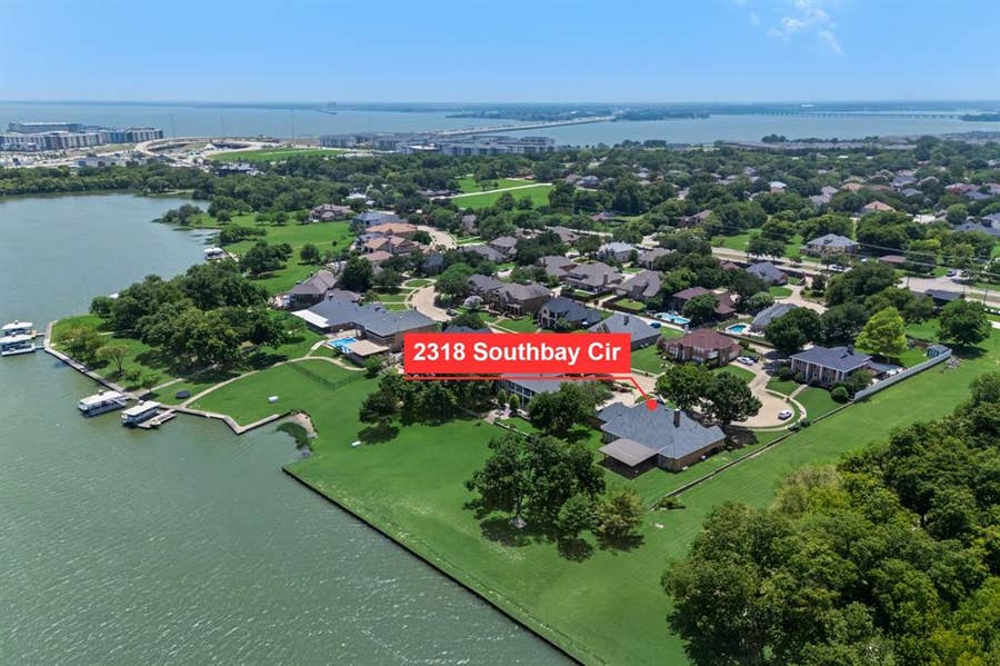 Property photo for 2318 Southbay Circle, Rowlett, TX