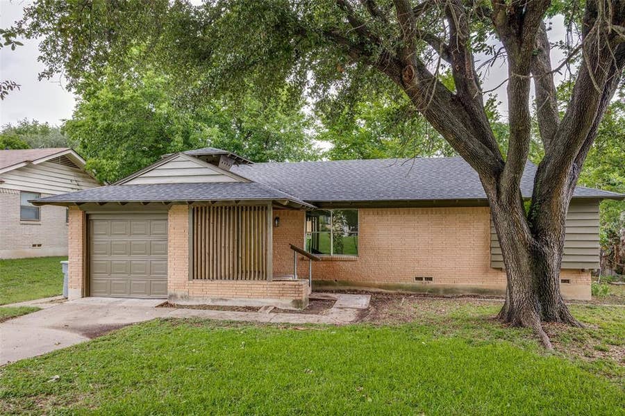 Property photo for 1459 Summertime Lane, Dallas, TX