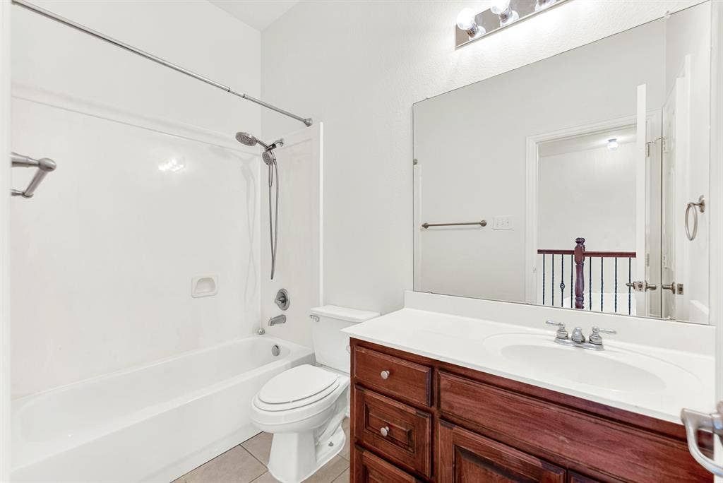 13270 Roadster Drive, Frisco, TX 75033 13270 Roadster Drive, Frisco, TX 75033