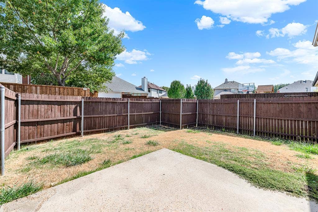 13270 Roadster Drive, Frisco, TX 75033 13270 Roadster Drive, Frisco, TX 75033