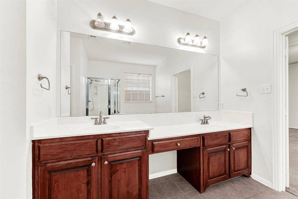 13270 Roadster Drive, Frisco, TX 75033 13270 Roadster Drive, Frisco, TX 75033