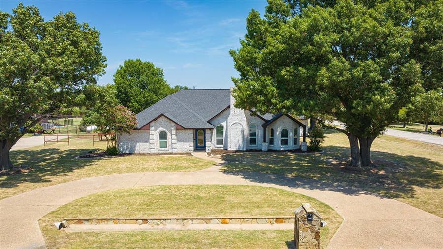 Property photo for 14205 Red Wood Circle N, Frisco, TX