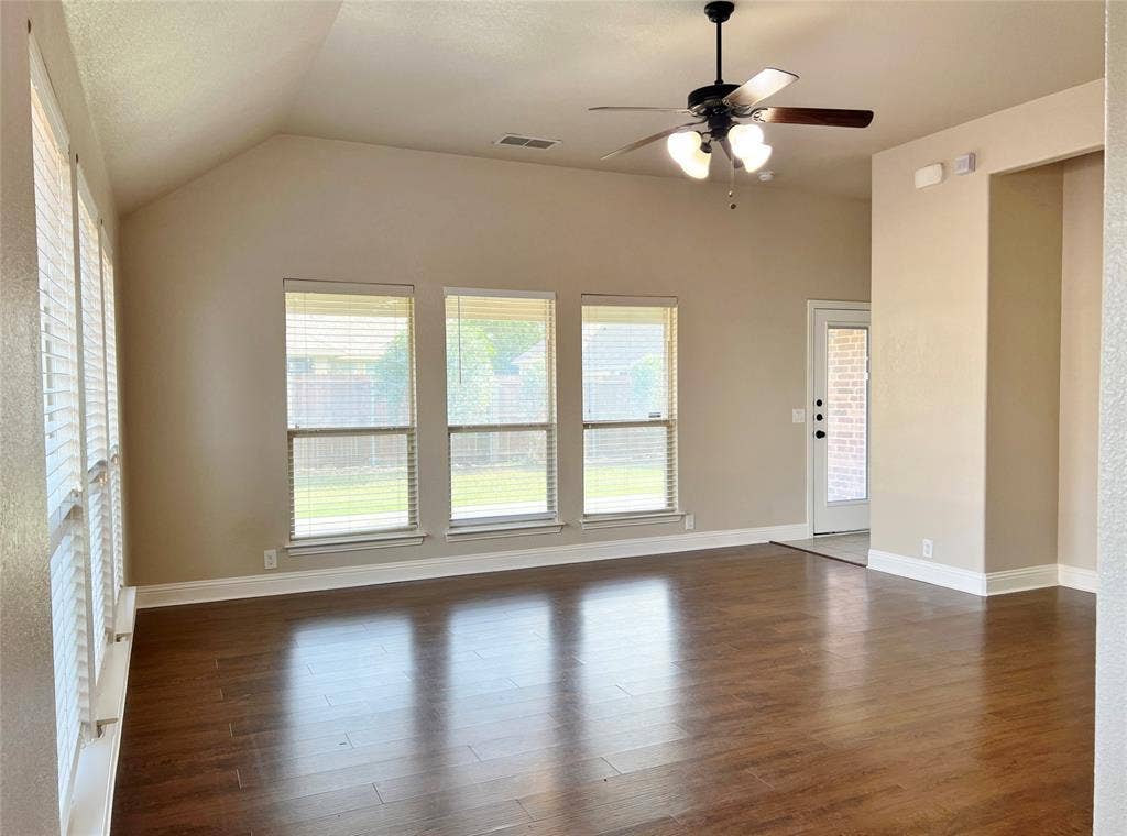 6613 Meadow Glen Drive, Midlothian, TX 76065 6613 Meadow Glen Drive, Midlothian, TX 76065