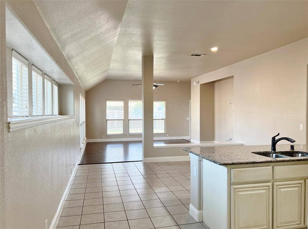 6613 Meadow Glen Drive, Midlothian, TX 76065 6613 Meadow Glen Drive, Midlothian, TX 76065