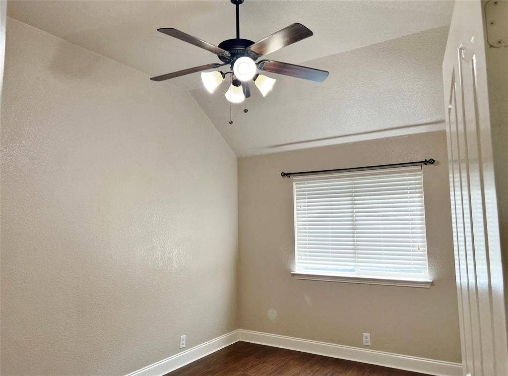 6613 Meadow Glen Drive, Midlothian, TX 76065 6613 Meadow Glen Drive, Midlothian, TX 76065
