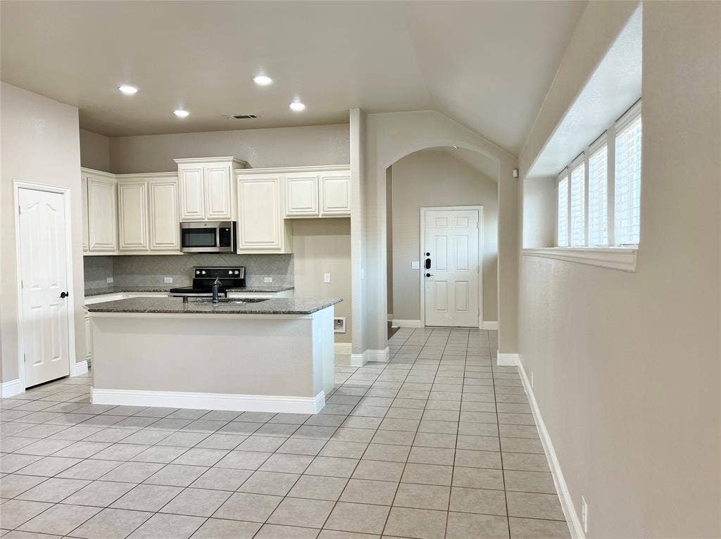 6613 Meadow Glen Drive, Midlothian, TX 76065 6613 Meadow Glen Drive, Midlothian, TX 76065