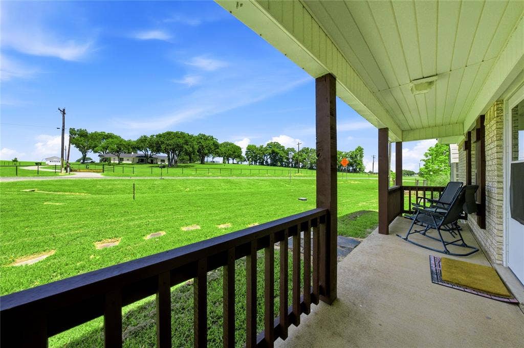 10017 Fm 59, Athens, TX 75751 Front Porch