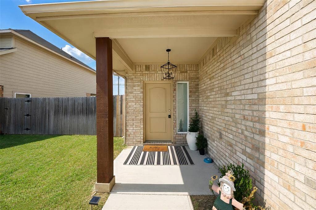 256 Natalie Drive, Grand Prairie, TX 75051 256 Natalie Drive, Grand Prairie, TX 75051
