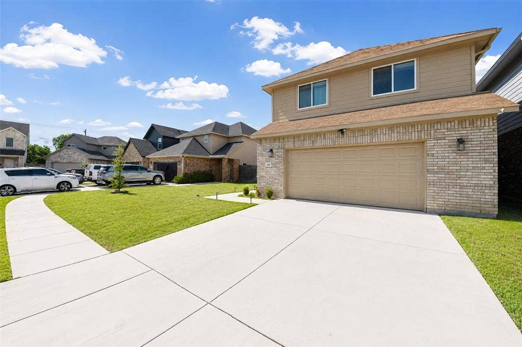 256 Natalie Drive, Grand Prairie, TX 75051 256 Natalie Drive, Grand Prairie, TX 75051
