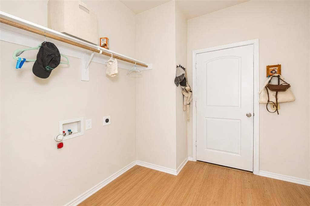256 Natalie Drive, Grand Prairie, TX 75051 256 Natalie Drive, Grand Prairie, TX 75051