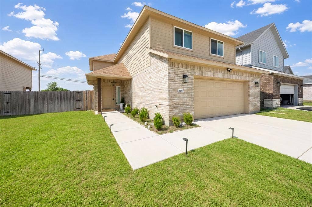 256 Natalie Drive, Grand Prairie, TX 75051 256 Natalie Drive, Grand Prairie, TX 75051