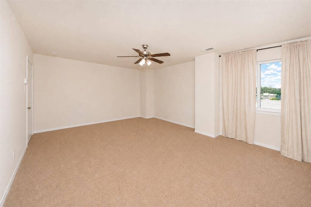 256 Natalie Drive, Grand Prairie, TX 75051 256 Natalie Drive, Grand Prairie, TX 75051