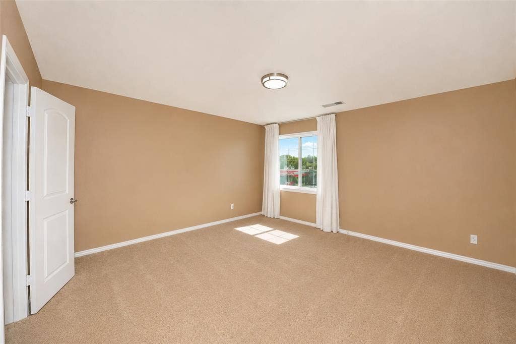 256 Natalie Drive, Grand Prairie, TX 75051 256 Natalie Drive, Grand Prairie, TX 75051