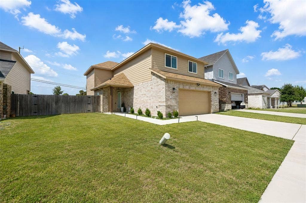 256 Natalie Drive, Grand Prairie, TX 75051 256 Natalie Drive, Grand Prairie, TX 75051