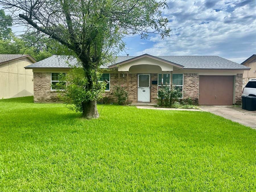 Property photo for 1110 Barclay Drive, Mesquite, TX