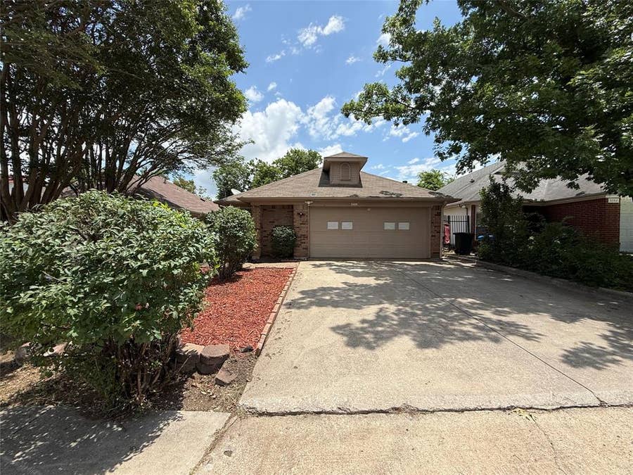 Property photo for 5400 Village Green Drive, Mesquite, TX
