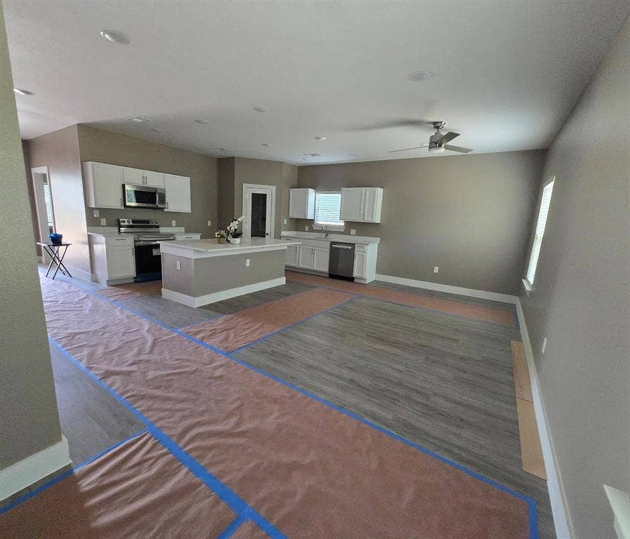 3513 Tomahawk Drive, Granbury, TX 76048 3513 Tomahawk Drive, Granbury, TX 76048