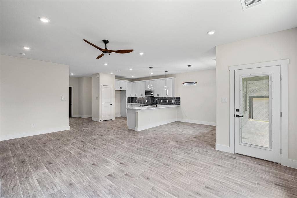 2714 Steepleridge Circle, Granbury, TX 76048 2714 Steepleridge Circle, Granbury, TX 76048