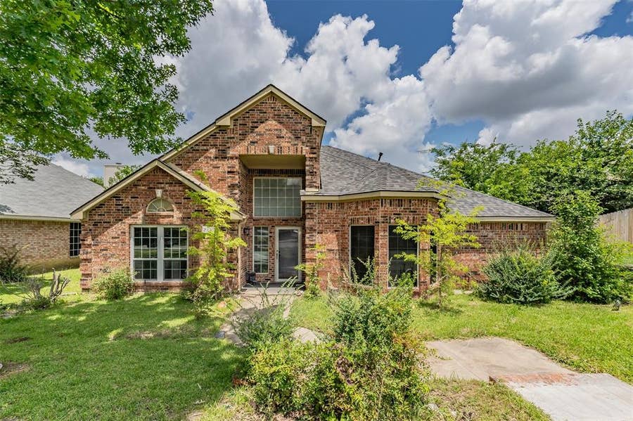 Property photo for 2325 Valley Falls Avenue, Mesquite, TX