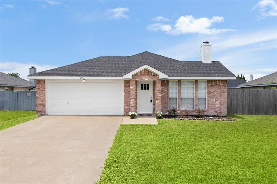 Property photo for 1516 S Rockwall Avenue, Terrell, TX